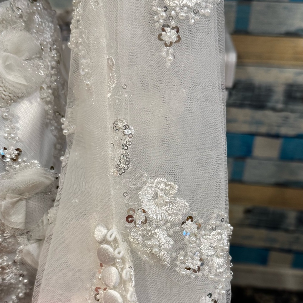 White Floral Lace Wedding Dress - Picture 5 of 16